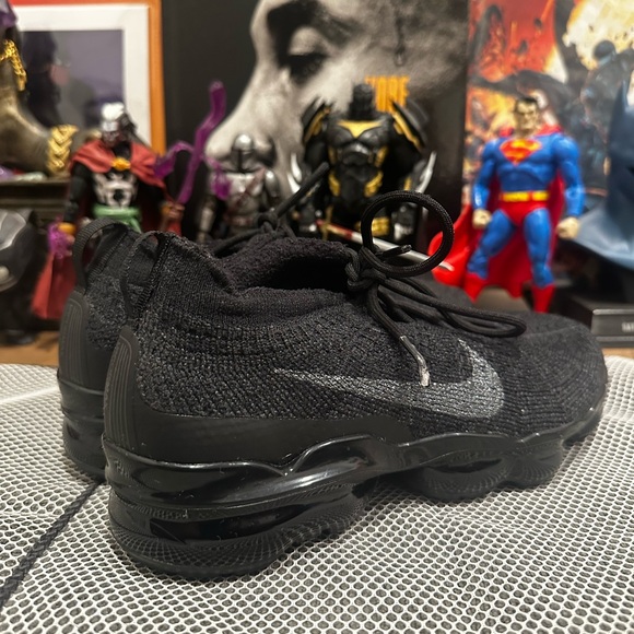 Nike Women's Air VaporMax 2023 Flyknit "Triple Black" - Size 7 - Worn Once - Picture 6 of 9